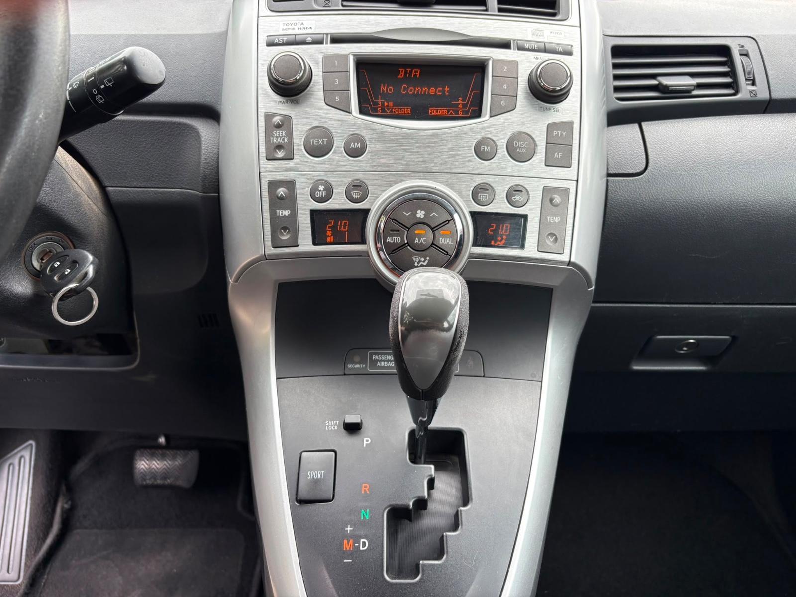 Toyota Corolla Verso 2010 — photo 8