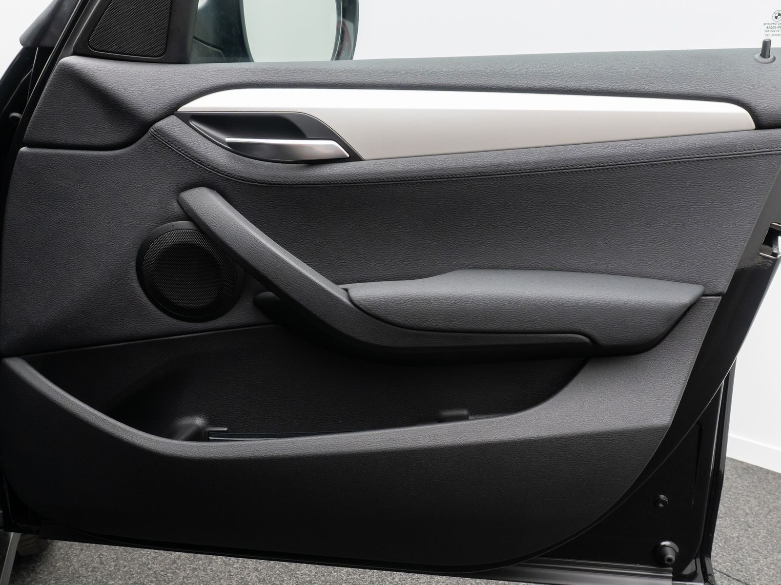 Fahrzeugabbildung BMW X1 sD18d PDC HiFi Leder KlimaAut Multilenkrad LM