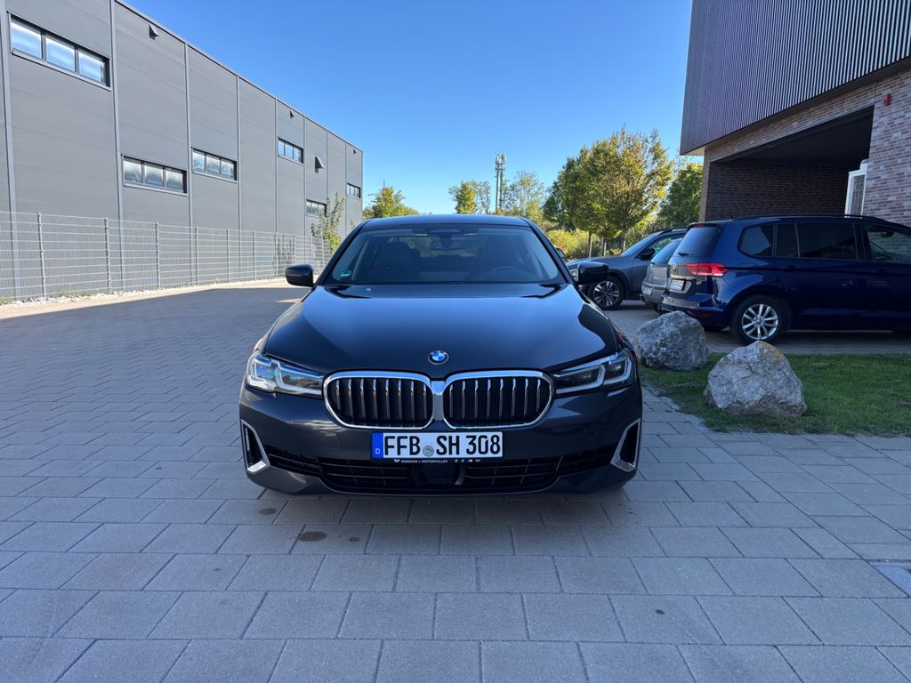 Image of BMW 530