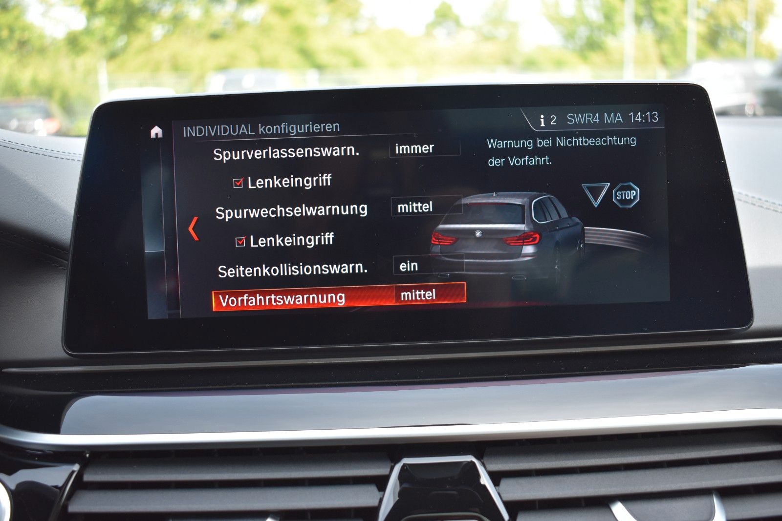 Fahrzeugabbildung BMW 530d Touring xDrive M Sport HUD AHK H&K Panorama