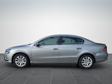 Volkswagen Passat - 2