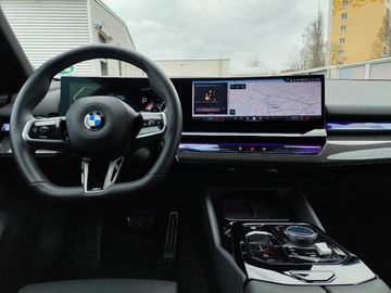 BMW 520d xDrive Touring M Sportpaket Head-Up DAB