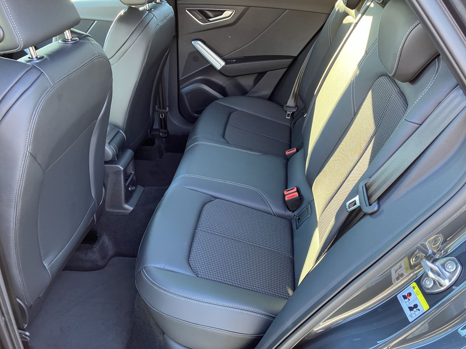 Fahrzeugabbildung Audi Q2 35 TFSI advanced S-tronic Matrix AHK AVC GRA