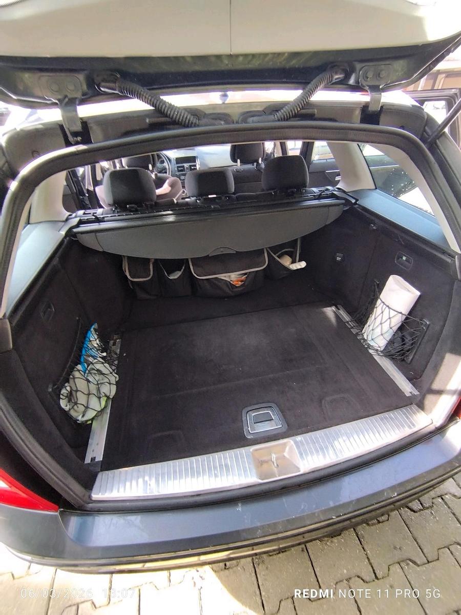 Mercedes-Benz C200 2009 — photo 10