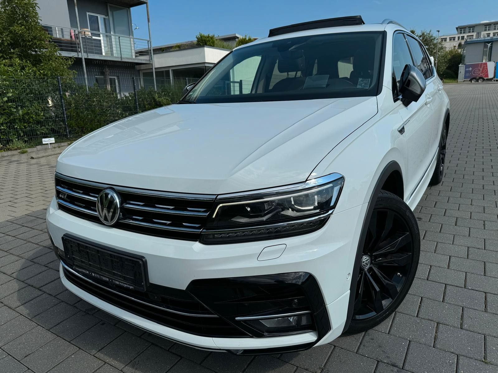 VW Tiguan 2.0TDI DSG R-LINE 4M 7-SITZ*PANO*NAV*VOLL