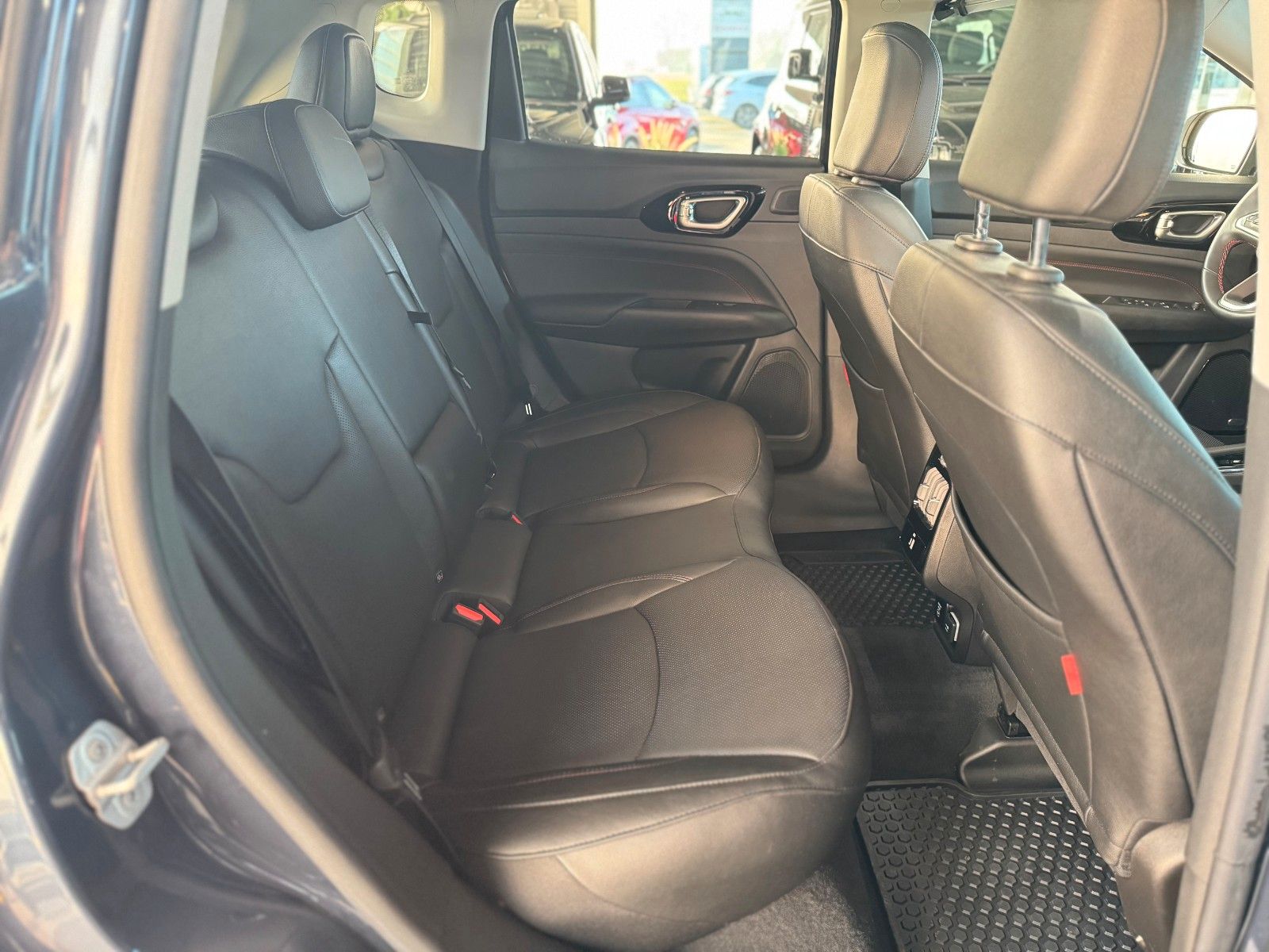 Fahrzeugabbildung Jeep Compass 1.3 Plug-In Hybrid Trailhawk  4WD