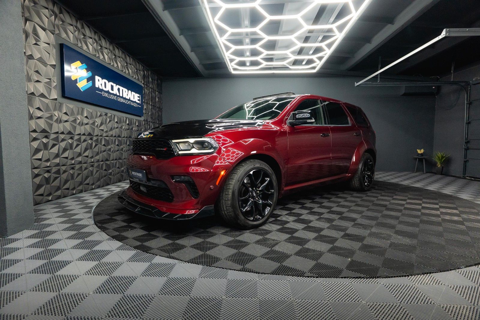 Fahrzeugabbildung Dodge Durango 5.7 V8 SRT 4x4 Night-Paket WIDEBODY 19%