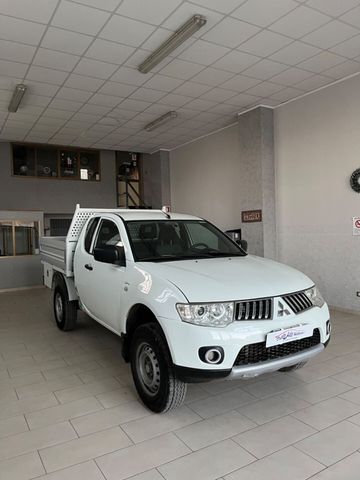 Mitsubishi L200 2.5 4x4 Cassone fisso