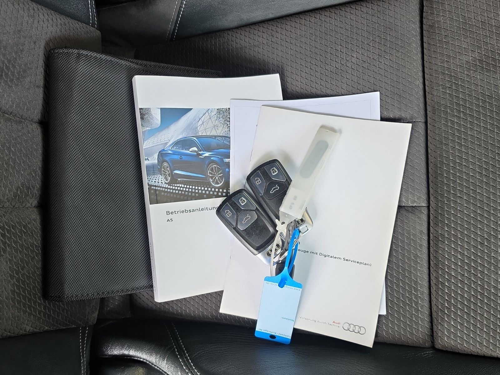 Fahrzeugabbildung Audi A5 Cabriolet Sport S-Line Automatik Navi Leder