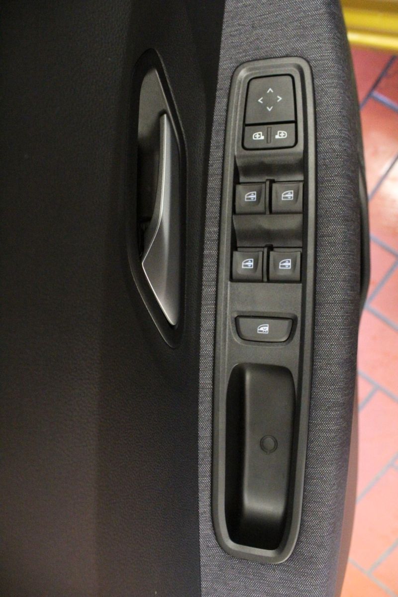 Fahrzeugabbildung Dacia Sandero TCe 100 Expression*Winterpaket* *MJ 2026