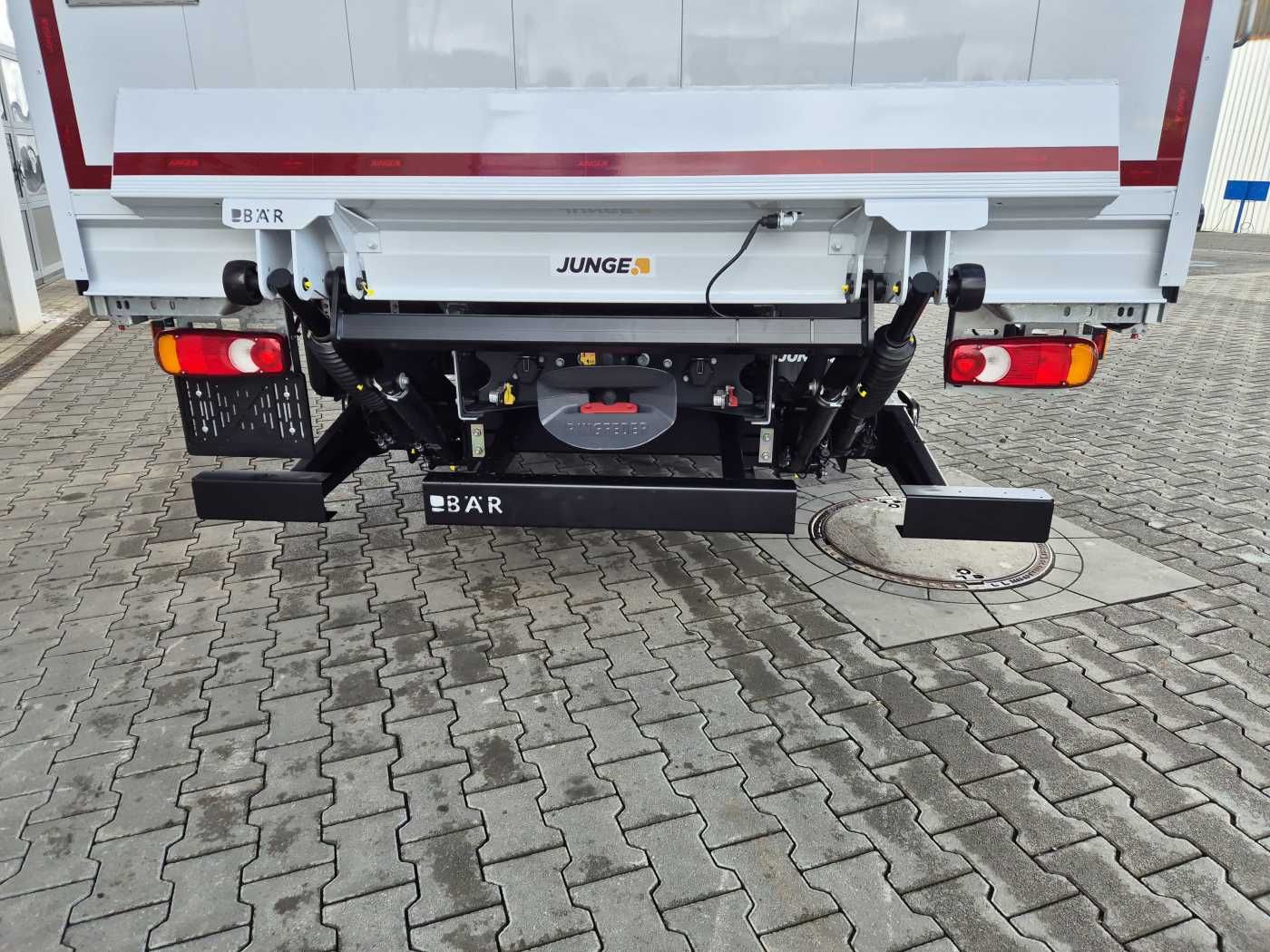 Fahrzeugabbildung Iveco Eurocargo ML120E25 / P Curtainsider+LBW Spoiler