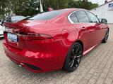 Jaguar XE R-DYNAMIC S Aut Leder Kamera LED DAB Navi SH - rote Jaguar XE