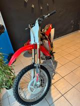 Honda CRF 250 R - HONDA MOTOCROSS DIRT BIKE