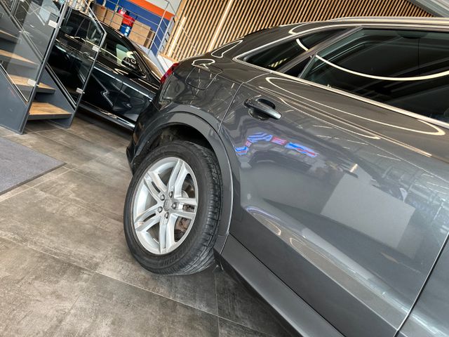 MYAUTOCENTER – Gebraucht- und Jahreswagen mit Werkstattservice in Pfaffenhofen Audi Q3 *S-LINE*TEMPO*NAVI*KEYLESS*BI-XENON*