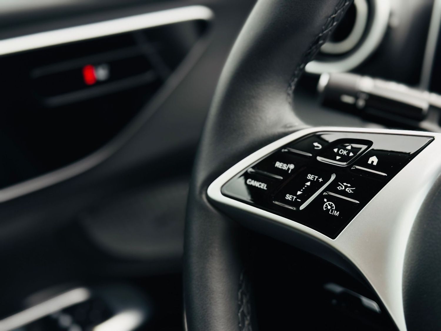 Fahrzeugabbildung Mercedes-Benz C 220 d AVANTGARDE, 360°, AHK, LED, PTS, Navi, S