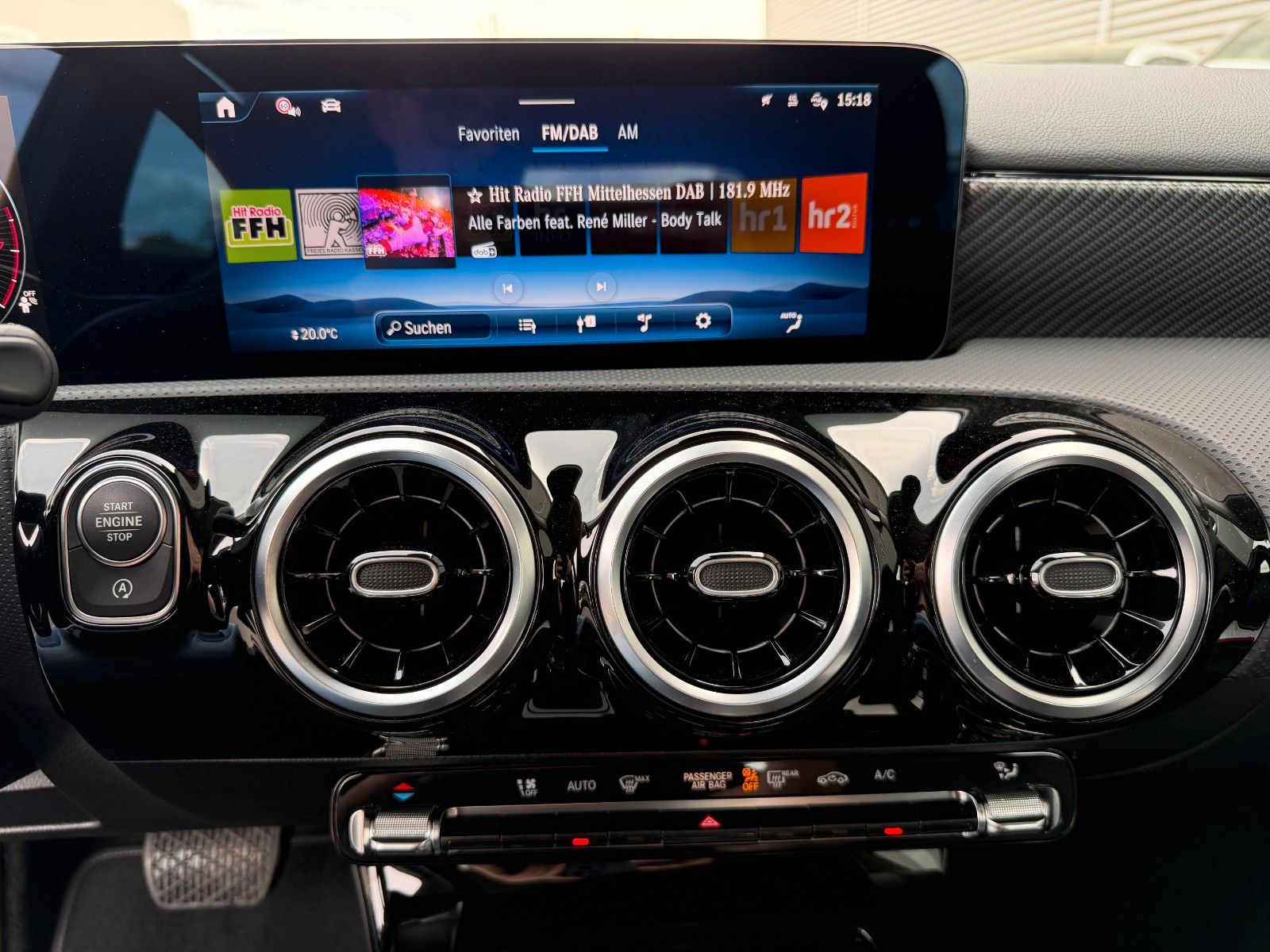 Fahrzeugabbildung Mercedes-Benz A 200 Progressive R-Kamera+LED+DAB+IHC+MBUX