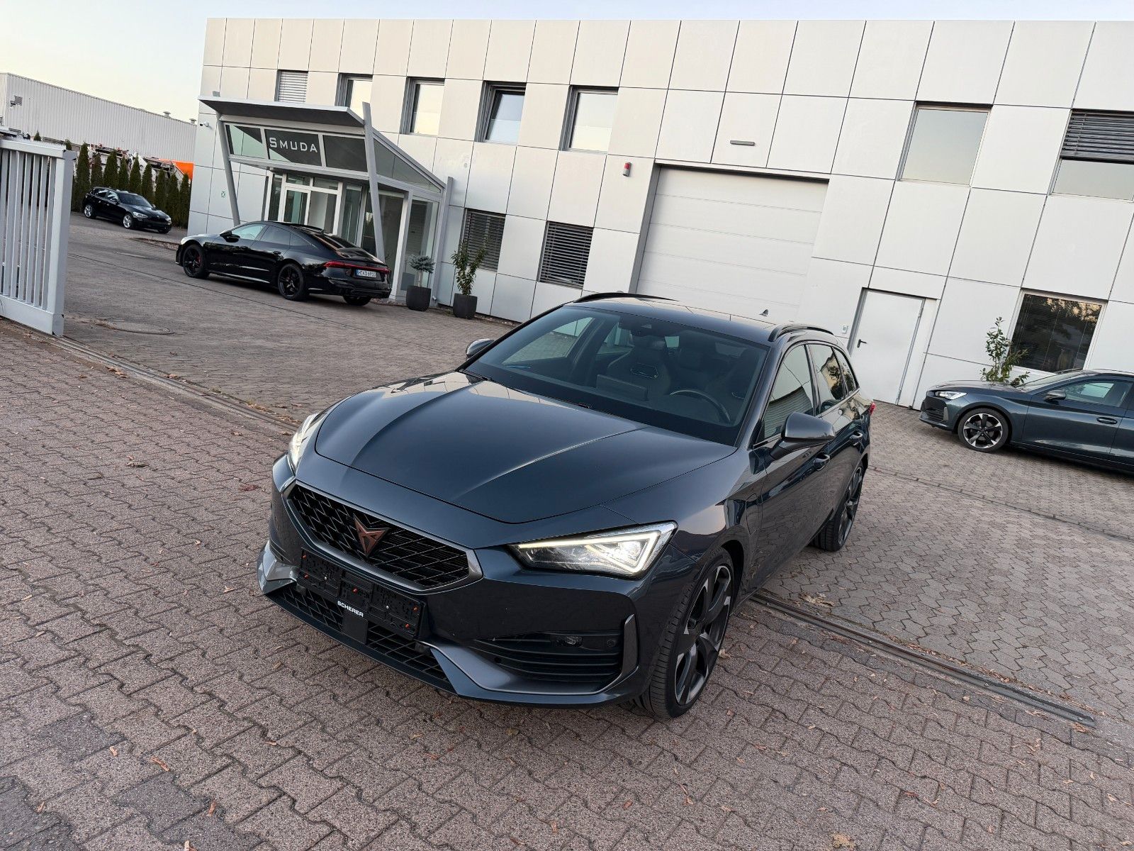 Cupra Leon 1.4 e-HYBRID 180kW VZ AHK*KAMERA*ACC*LANE*