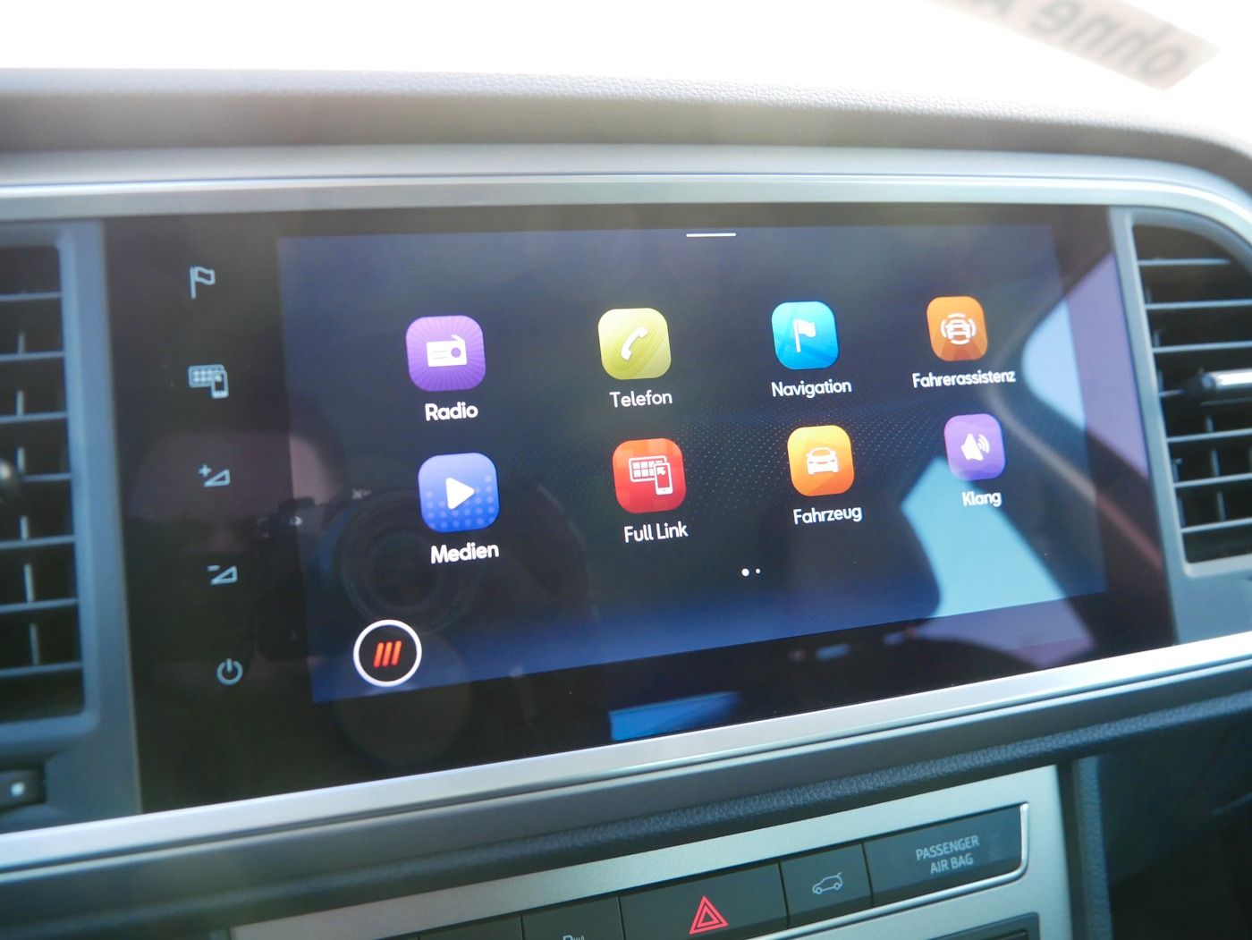 Fahrzeugabbildung SEAT Ateca 2.0 TDI Xperience AHK DSG Kamera ACC LED