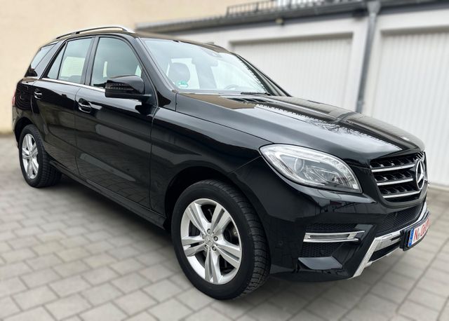 Mercedes-Benz ML 350 *AMG*AHK*XENON*SSD*1 HAND*