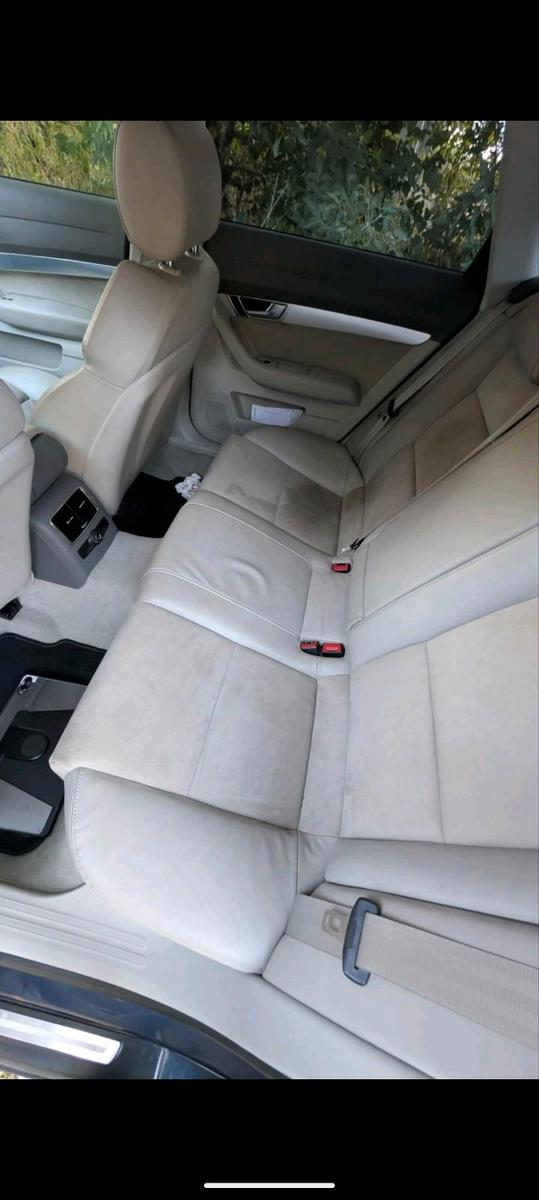 Audi A6 2010 — салон