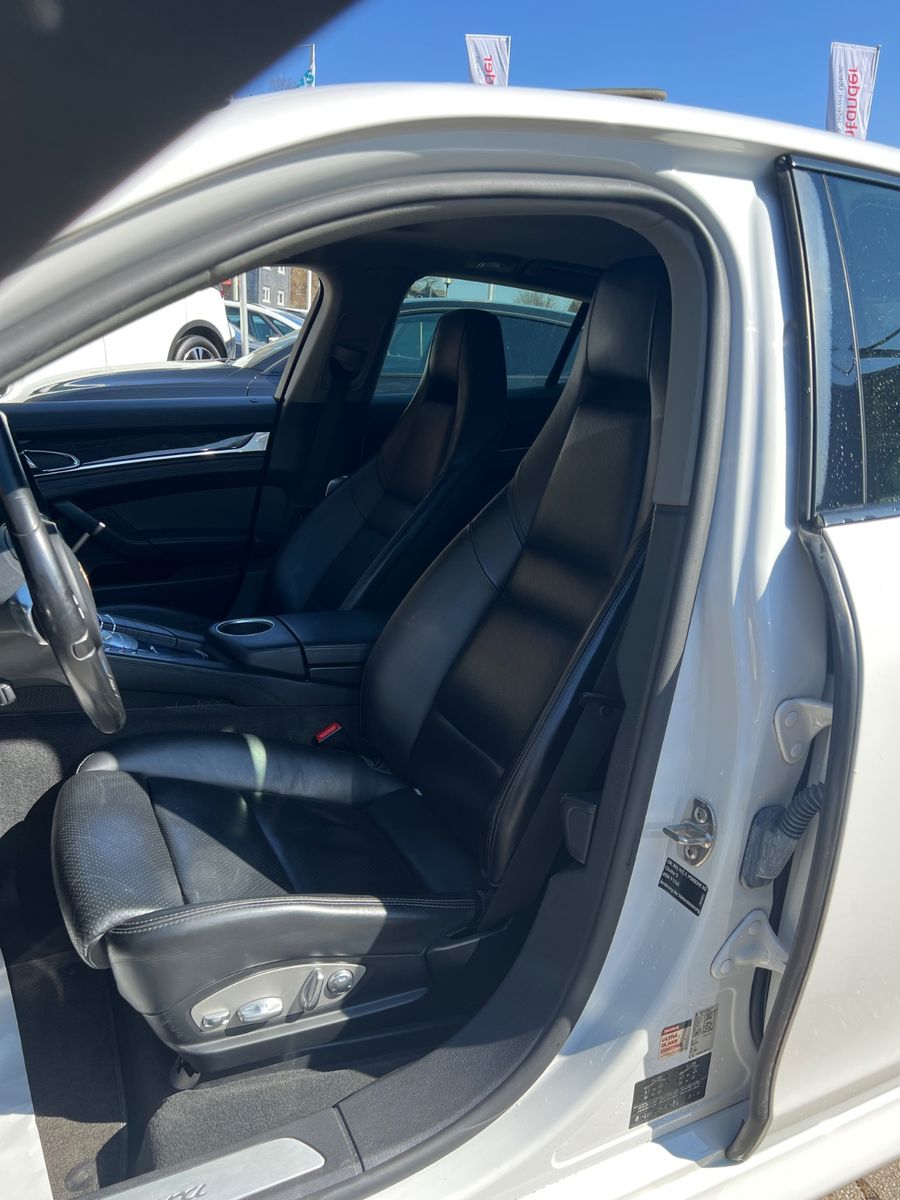 Fahrzeugabbildung Porsche Panamera Diesel * Carraraweiß * SCHIEBEDACH*