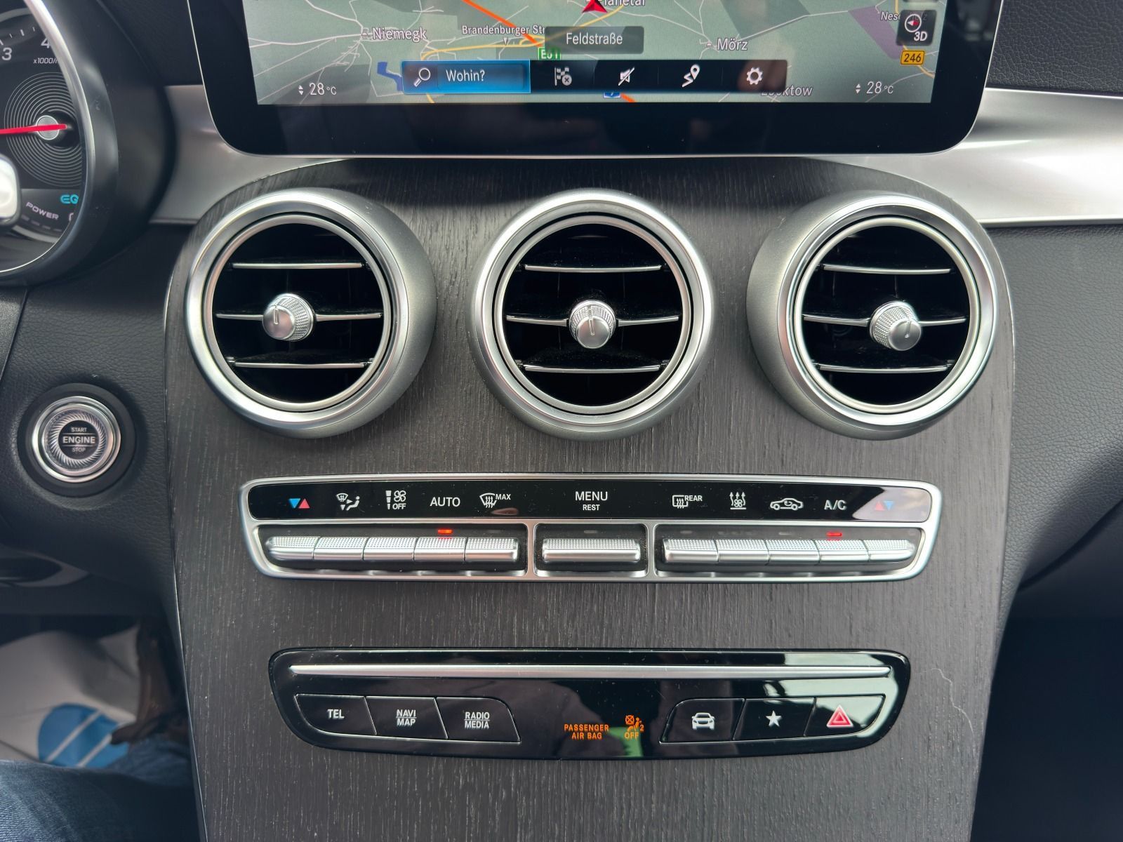 Fahrzeugabbildung Mercedes-Benz GLC 300 e 4Matic*RFK*eHeck*