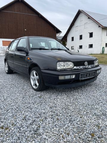 Volkswagen Golf 1.8 GL Syncro , Limousine , elektr. FH