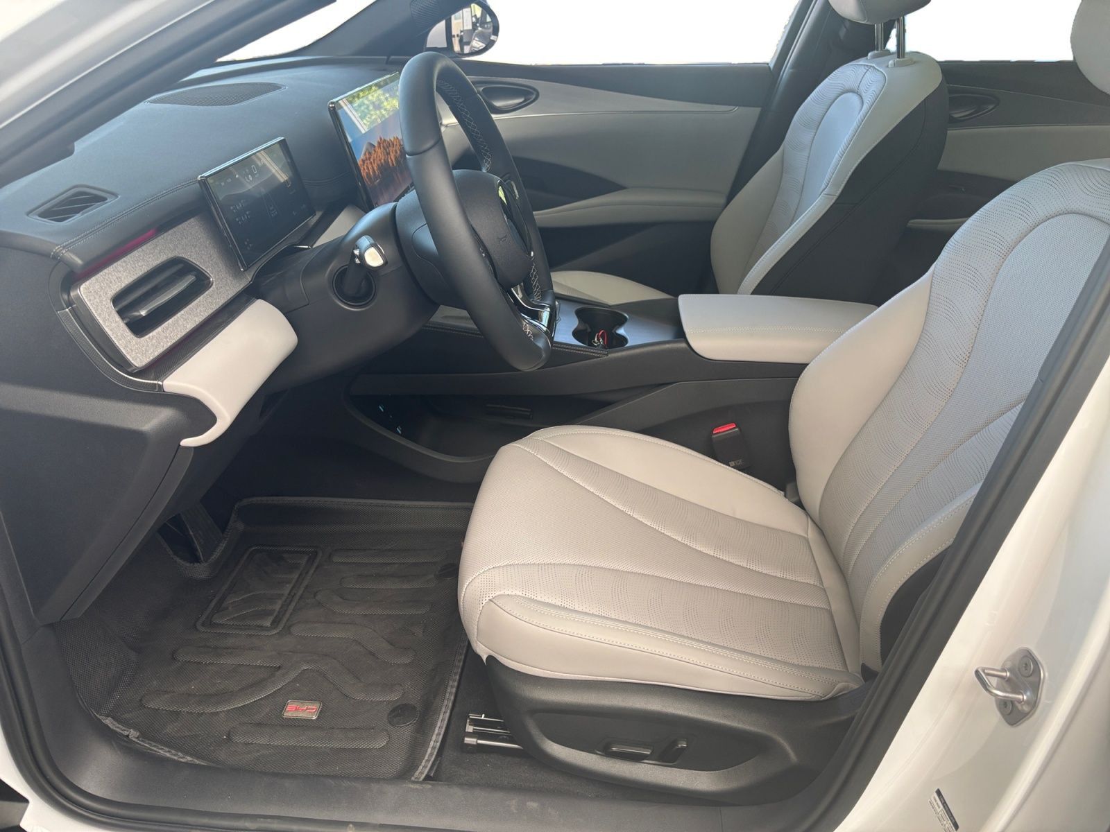 BYD SEAL 6