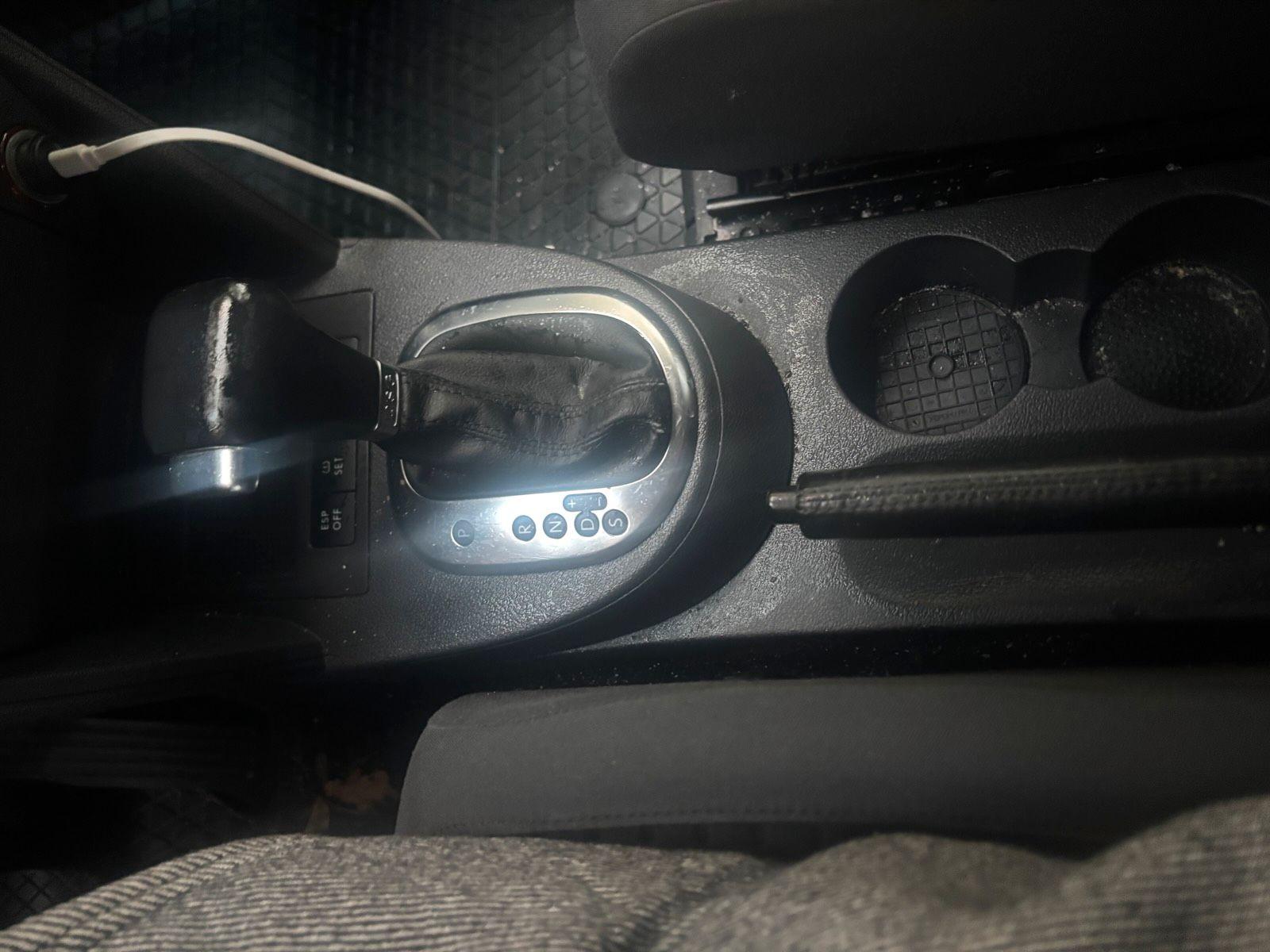 Volkswagen Touran 2010 — photo 6