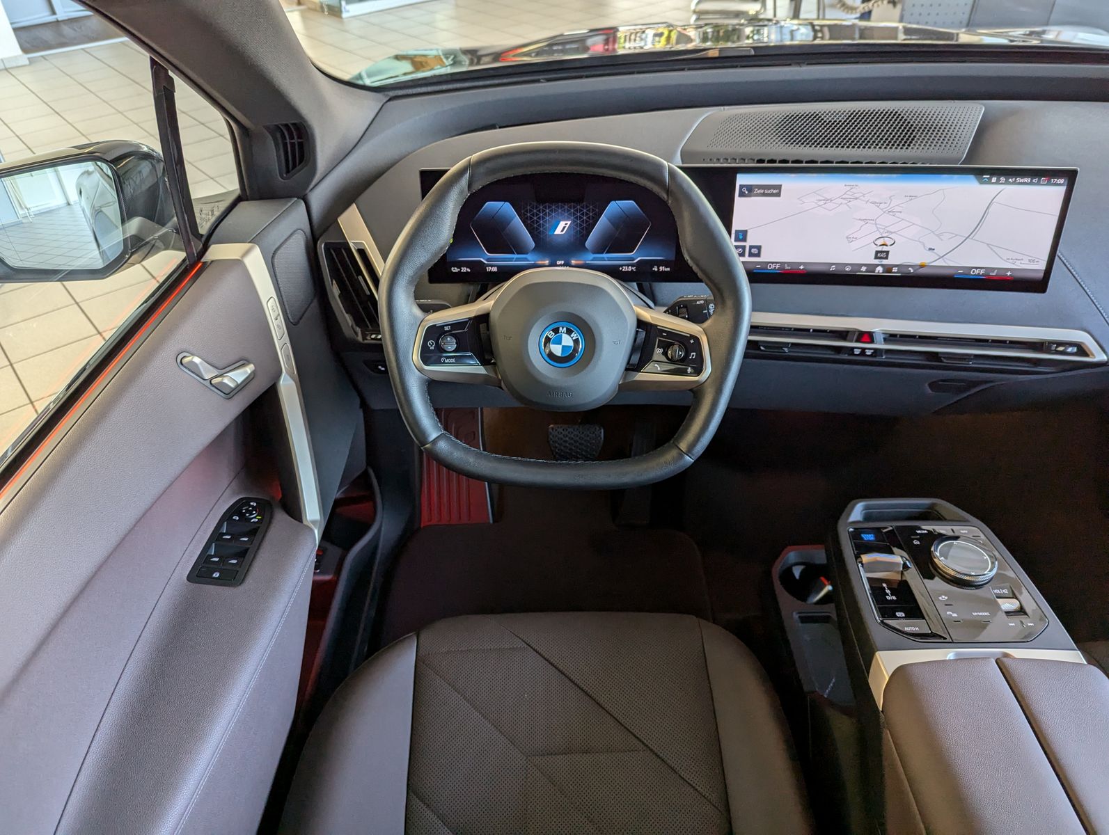 Fahrzeugabbildung BMW iX 40 xD Sport Sky-Pano Assist-Prof. Laser 360°