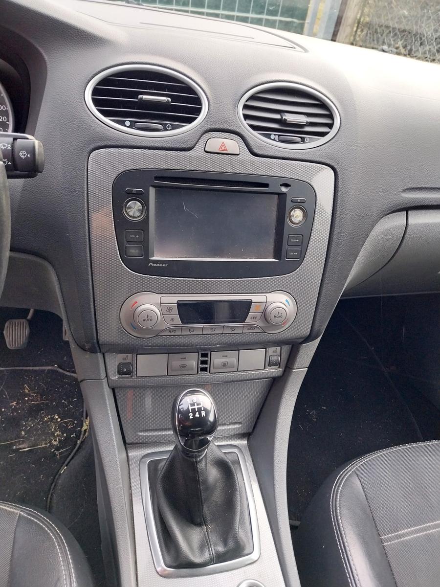 Ford Focus 2011 — photo 7