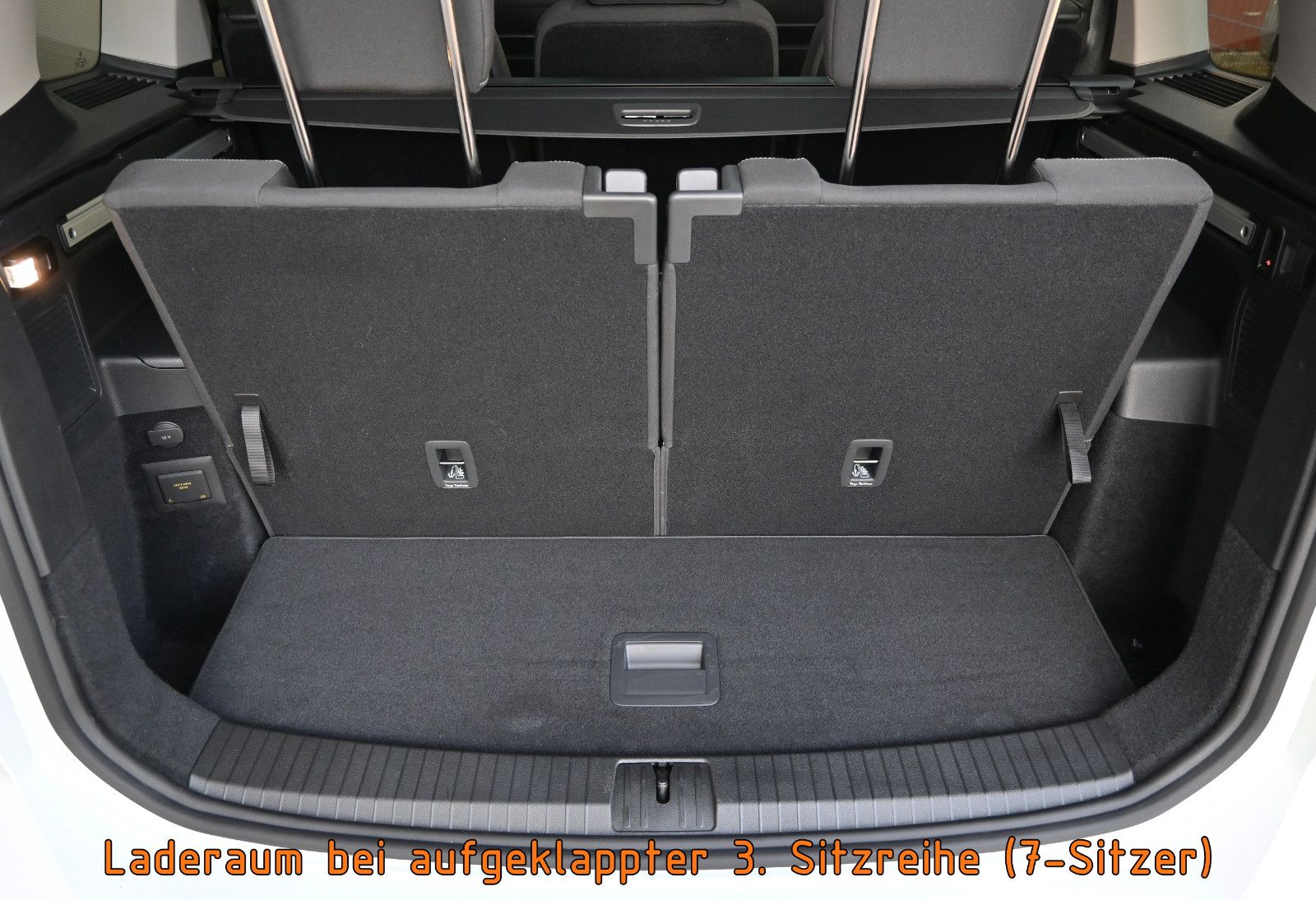 Fahrzeugabbildung Volkswagen Touran 2.0 TDI DSG °ACC°AHK°PANO°STANDHEIZ°7-SI°