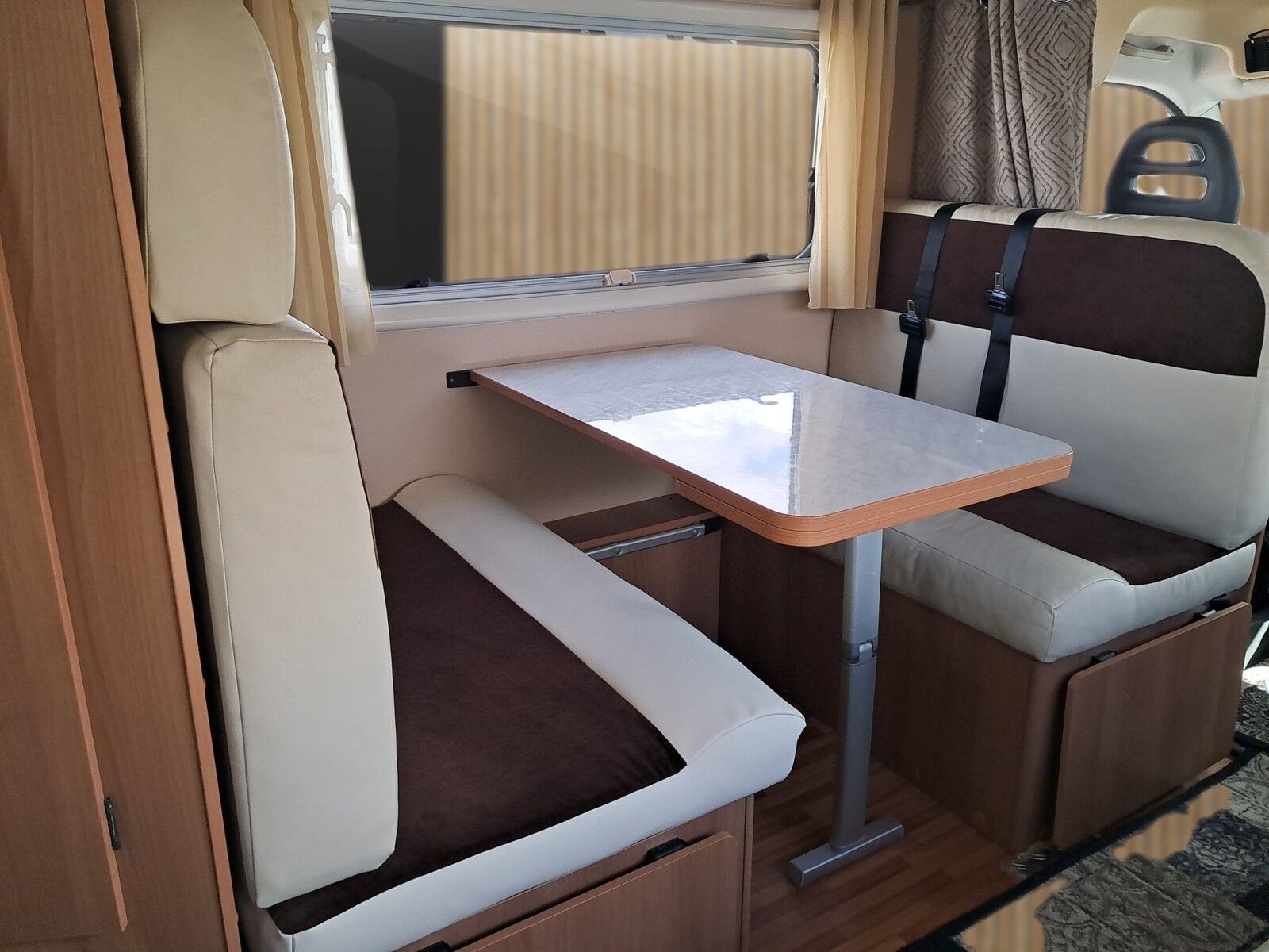 Fahrzeugabbildung P.L.A. M Klasse PLA 4 Fahrradträger, Sat-Antenne, Marki