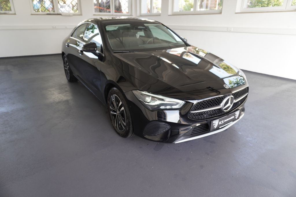 Image of Mercedes-Benz CLA 200