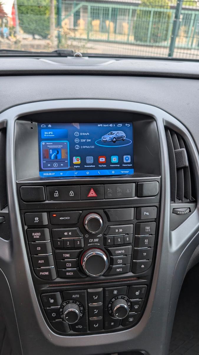 Opel Astra 2013 — photo 13