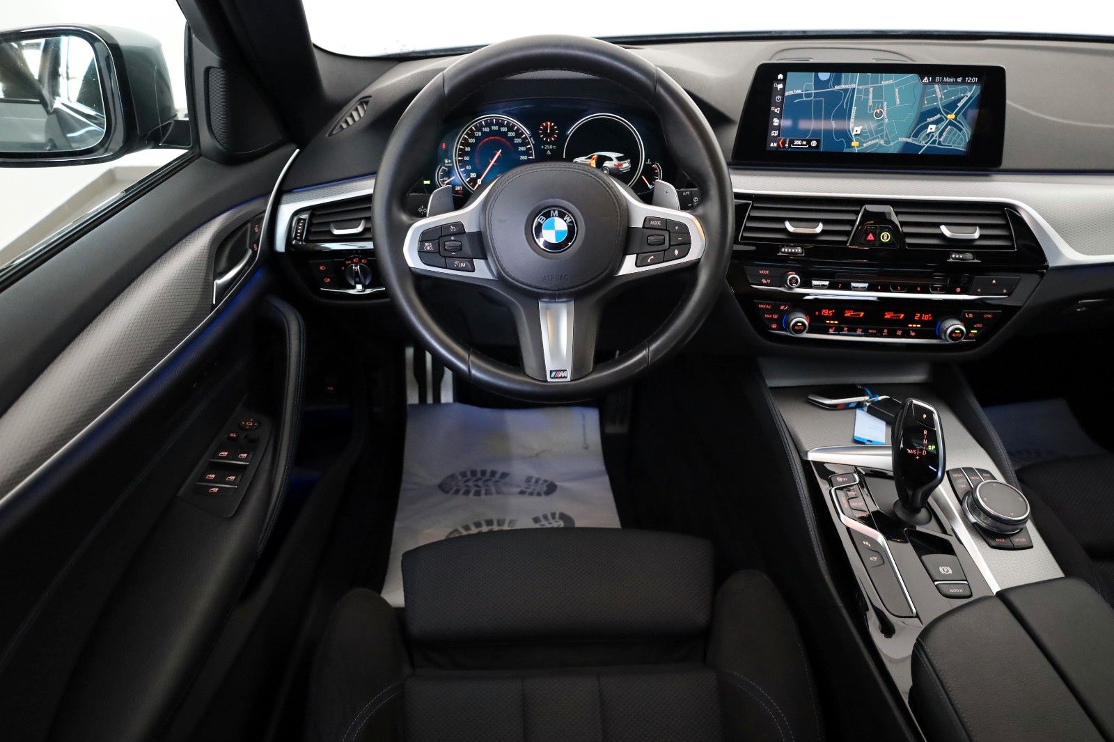 Fahrzeugabbildung BMW 530d xDrive Touring M Sport PanDach,HUD,el.AHK