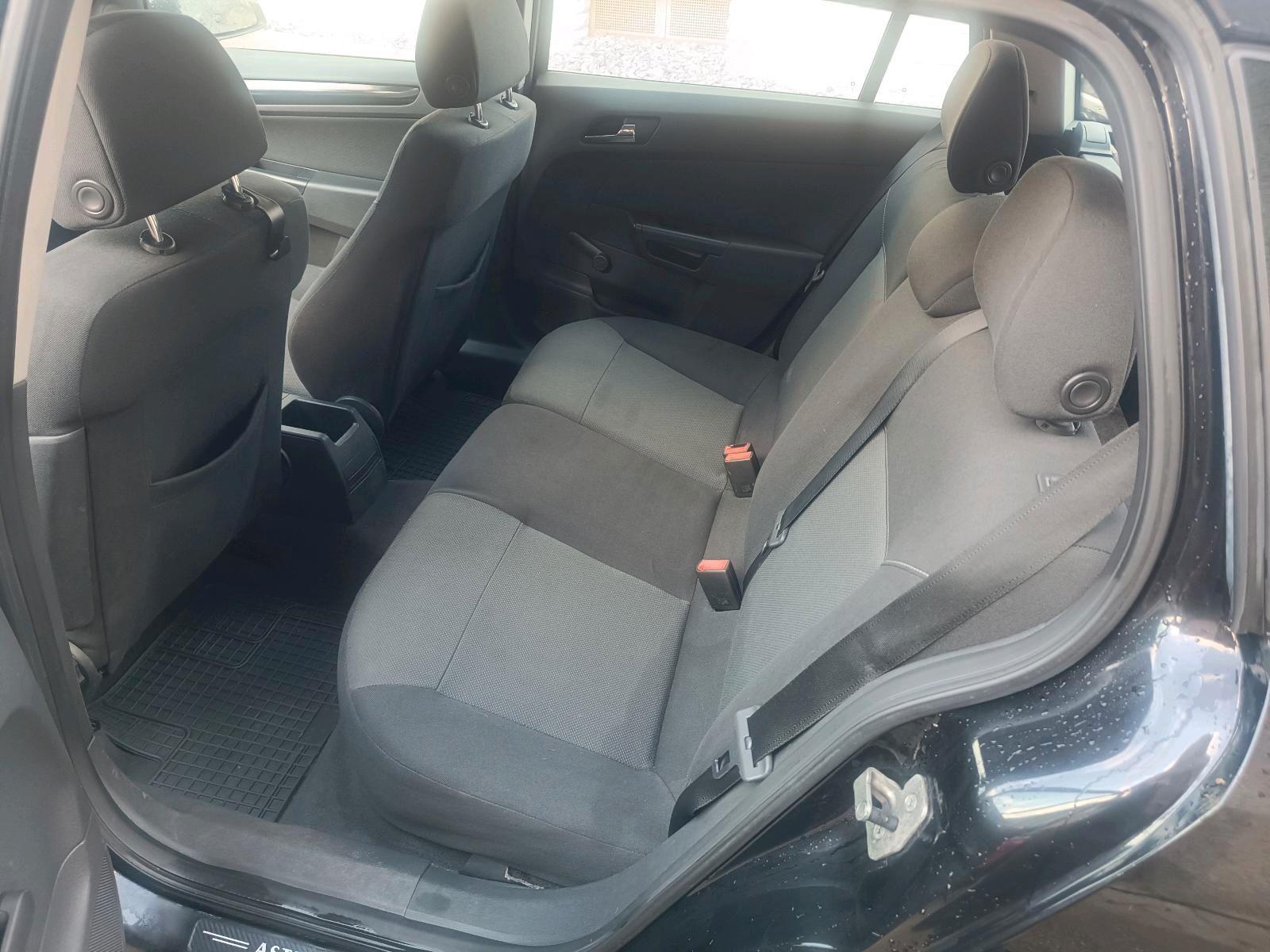 Opel Astra 2007 — photo 8