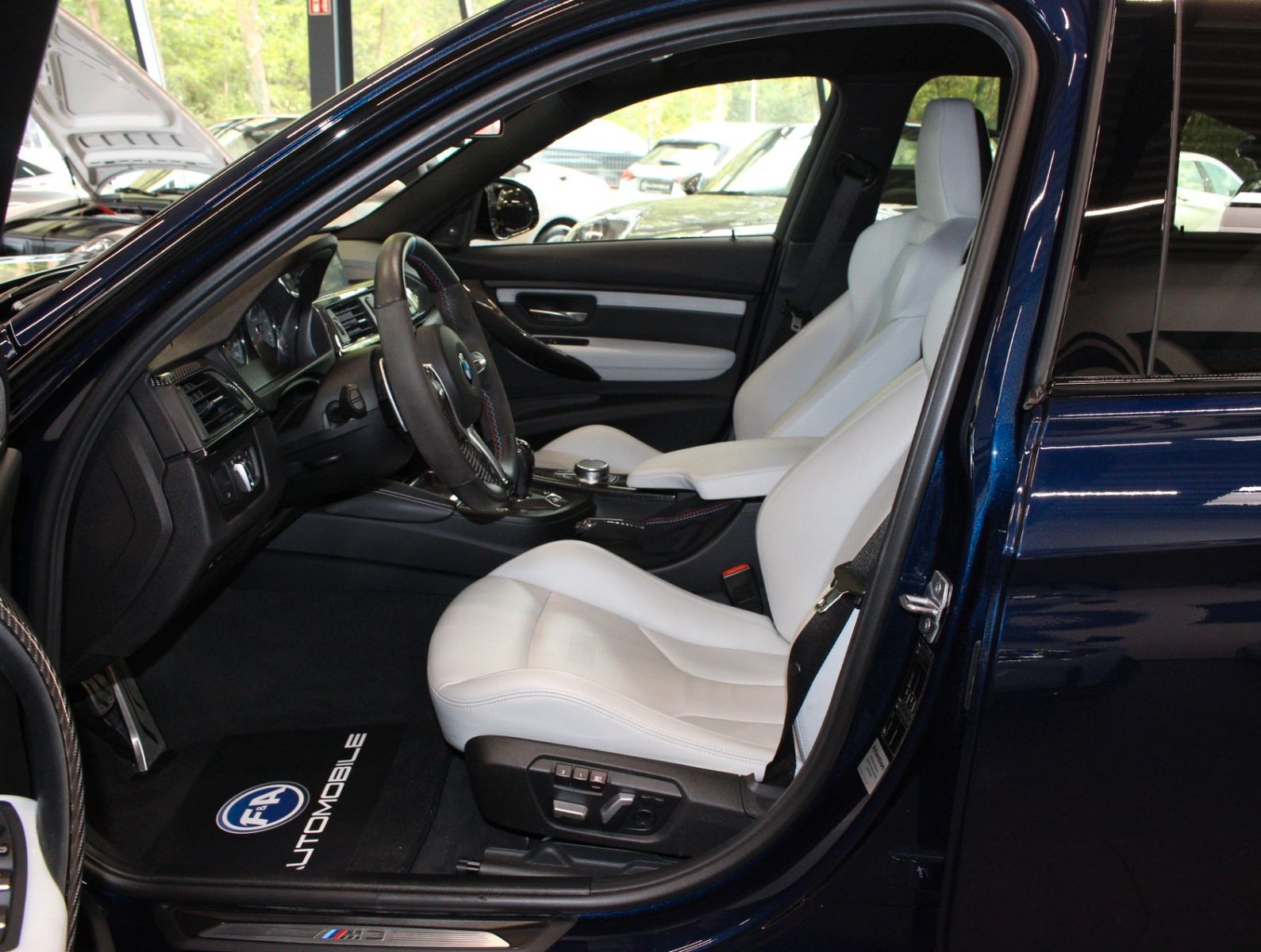 Fahrzeugabbildung BMW M3 LCI Tansanitblau*H&K*HUD*DE*TOP