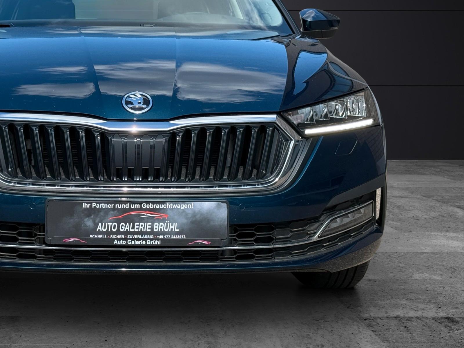 Skoda Octavia Combi Style*Leder*HuP*Carplay*Memory*ACC