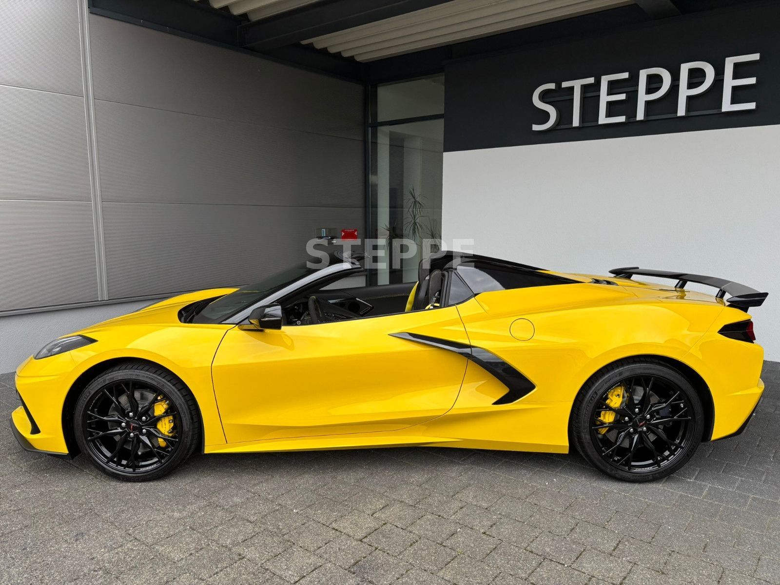 Corvette C8 Stingray Convertible 2025 3LT EUModell STEPPE