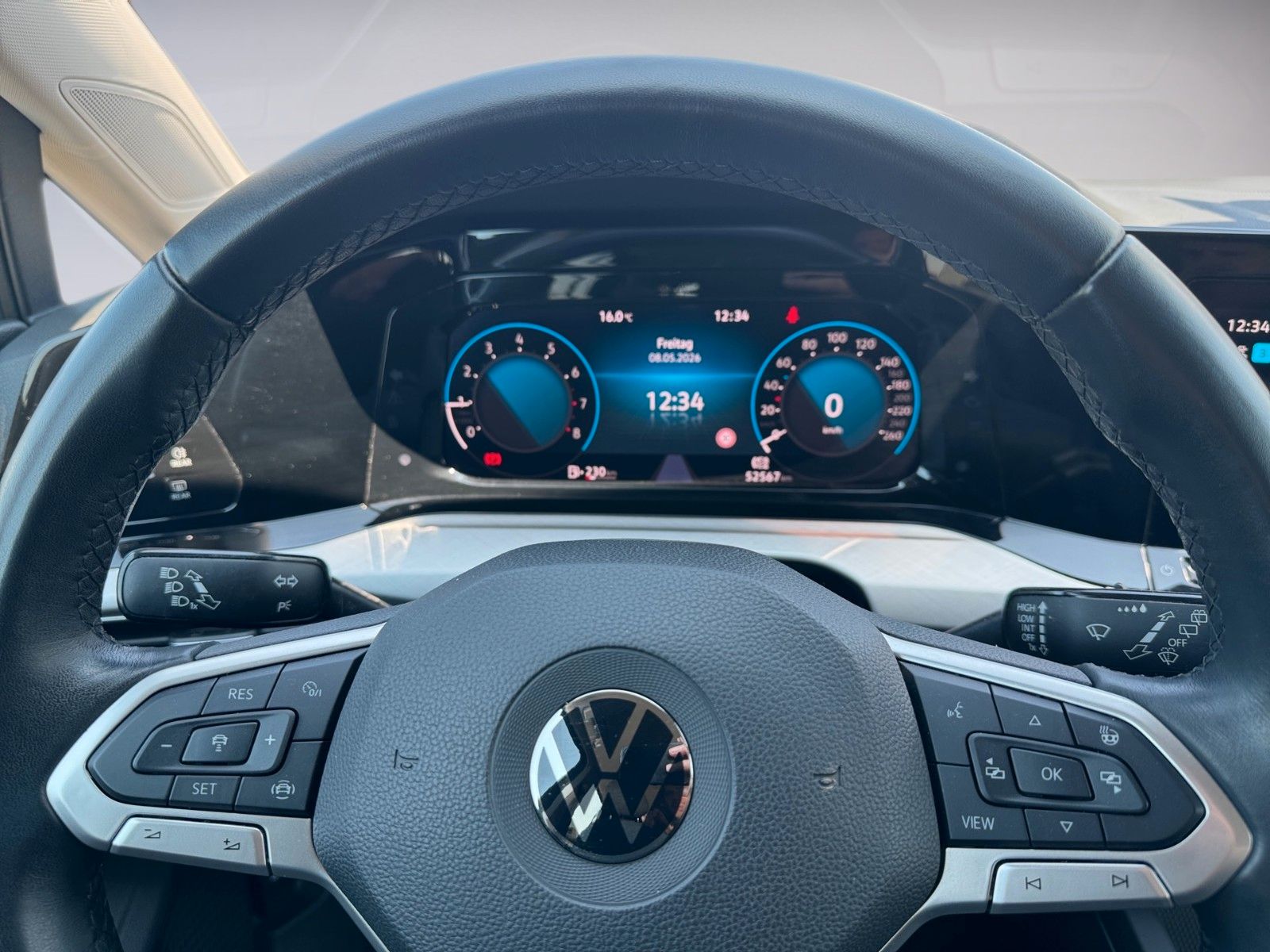 Fahrzeugabbildung Volkswagen Golf VIII Lim. Life 1.5 TSI