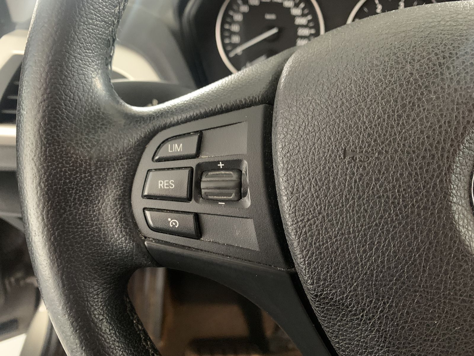 Fahrzeugabbildung BMW 118 d Advantage*PDC*Klima*SHZ*Navi*