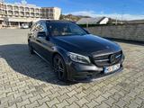 Mercedes-Benz C 300 d 4MATIC T Autom. - - Mercedes-Benz C 300 mit Diesel-Antrieb: Winterreifen, Kombi