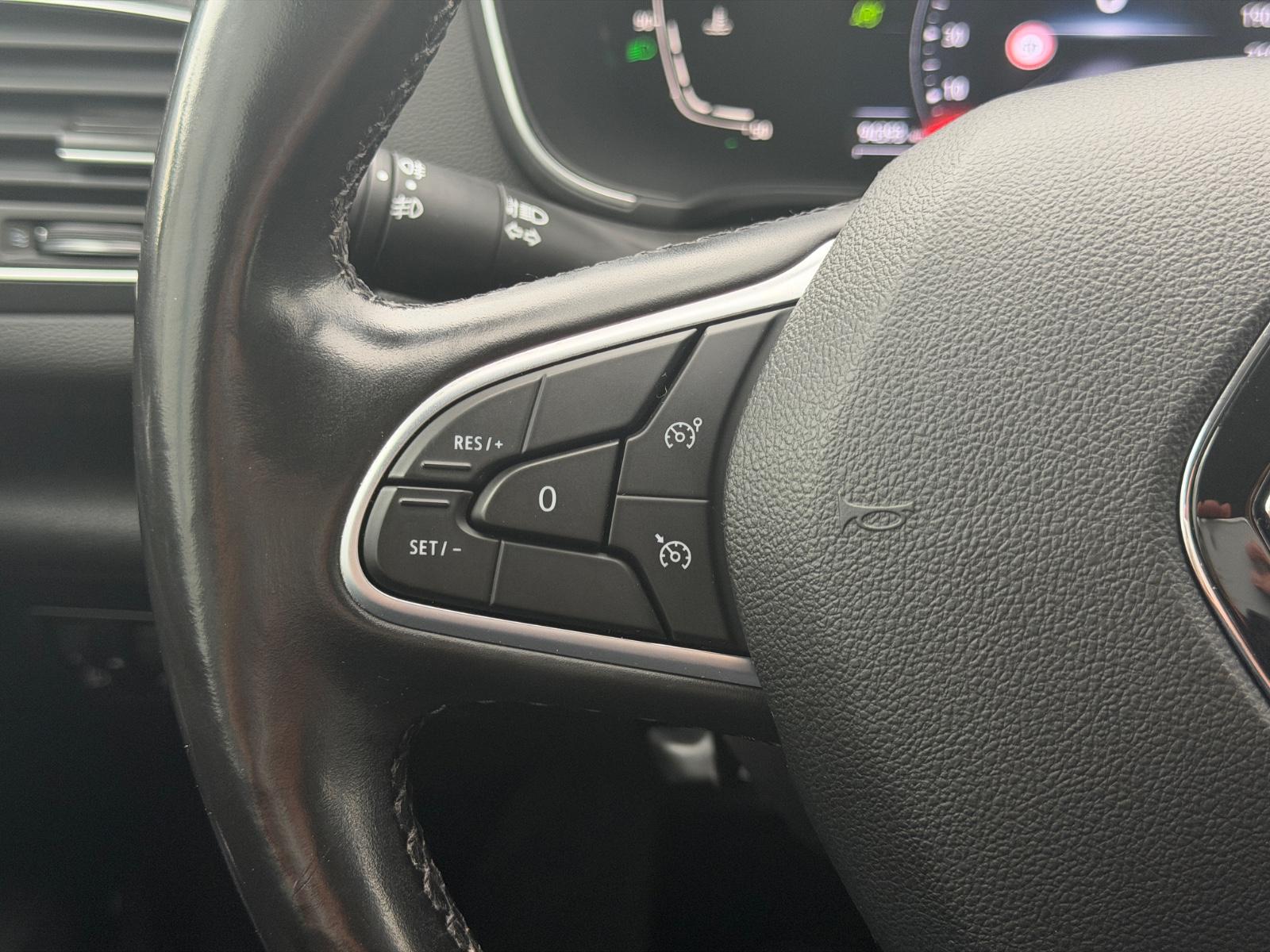 Renault Megane IV GT Automatik CarPlay Kamera AHK Spur