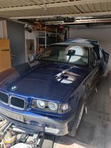 BMW E36 328iA Cabrio - Exklusive indv. Ausstattung  - BMW 328 Cabrio E36 328i mit Benzin-Antrieb