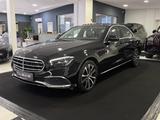 Mercedes-Benz E 300 e *LEDER-BRAUN*KAM*TOTW*SHZ*GSD*AMBIENTE* - Mercedes-Benz E 300 aus 2020