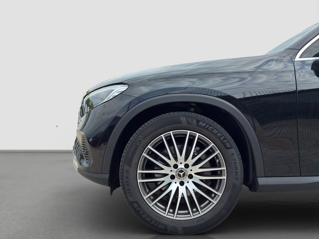 Fahrzeugabbildung Mercedes-Benz GLC 200 4MATIC PANO-SD*LED*EASY-PACK*AMBIENTE*