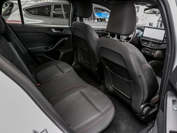 Ford Focus Turnier 1.0 EcoBoost Hybrid ST-Line LED
