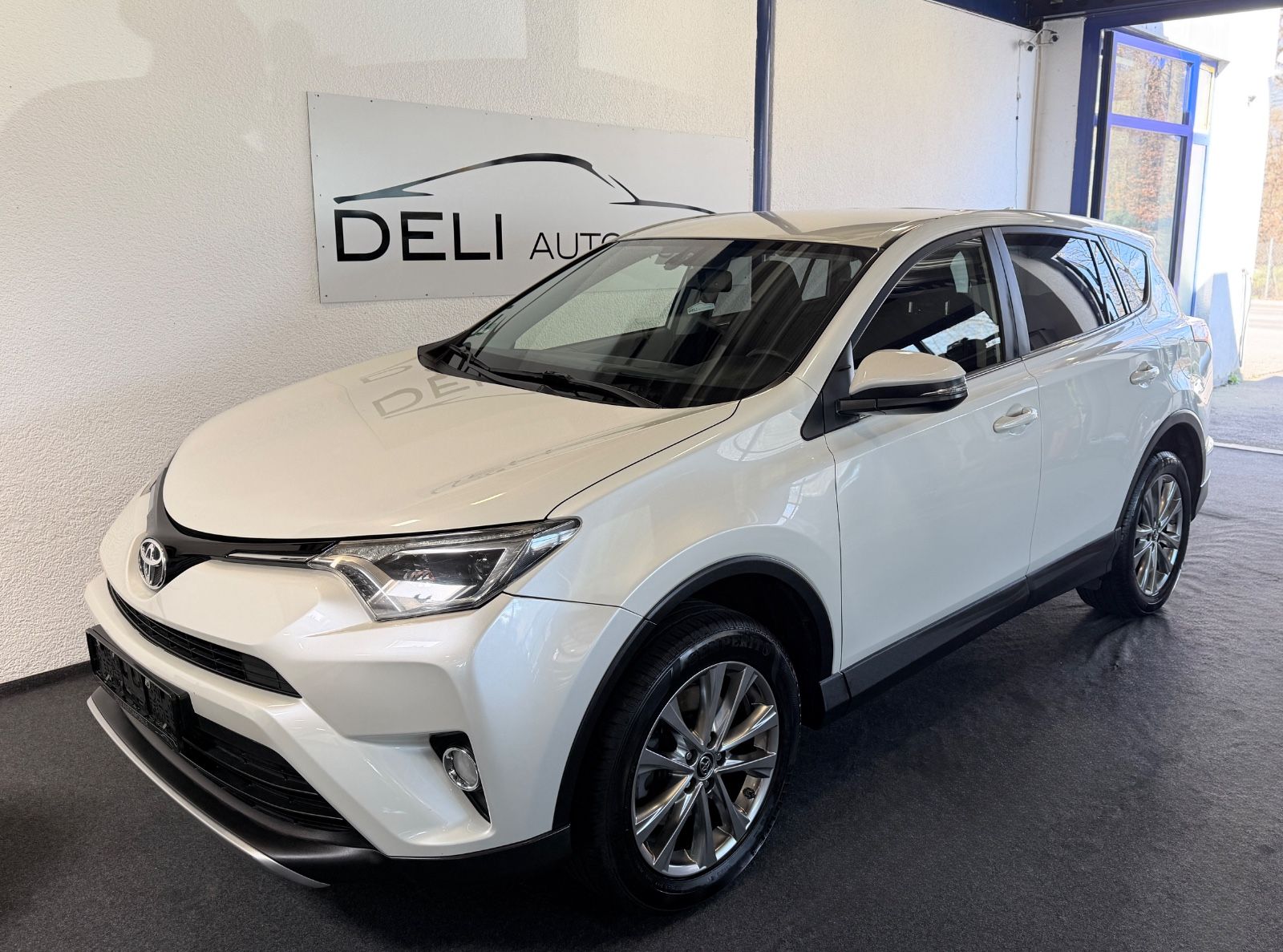TOYOTA RAV 4