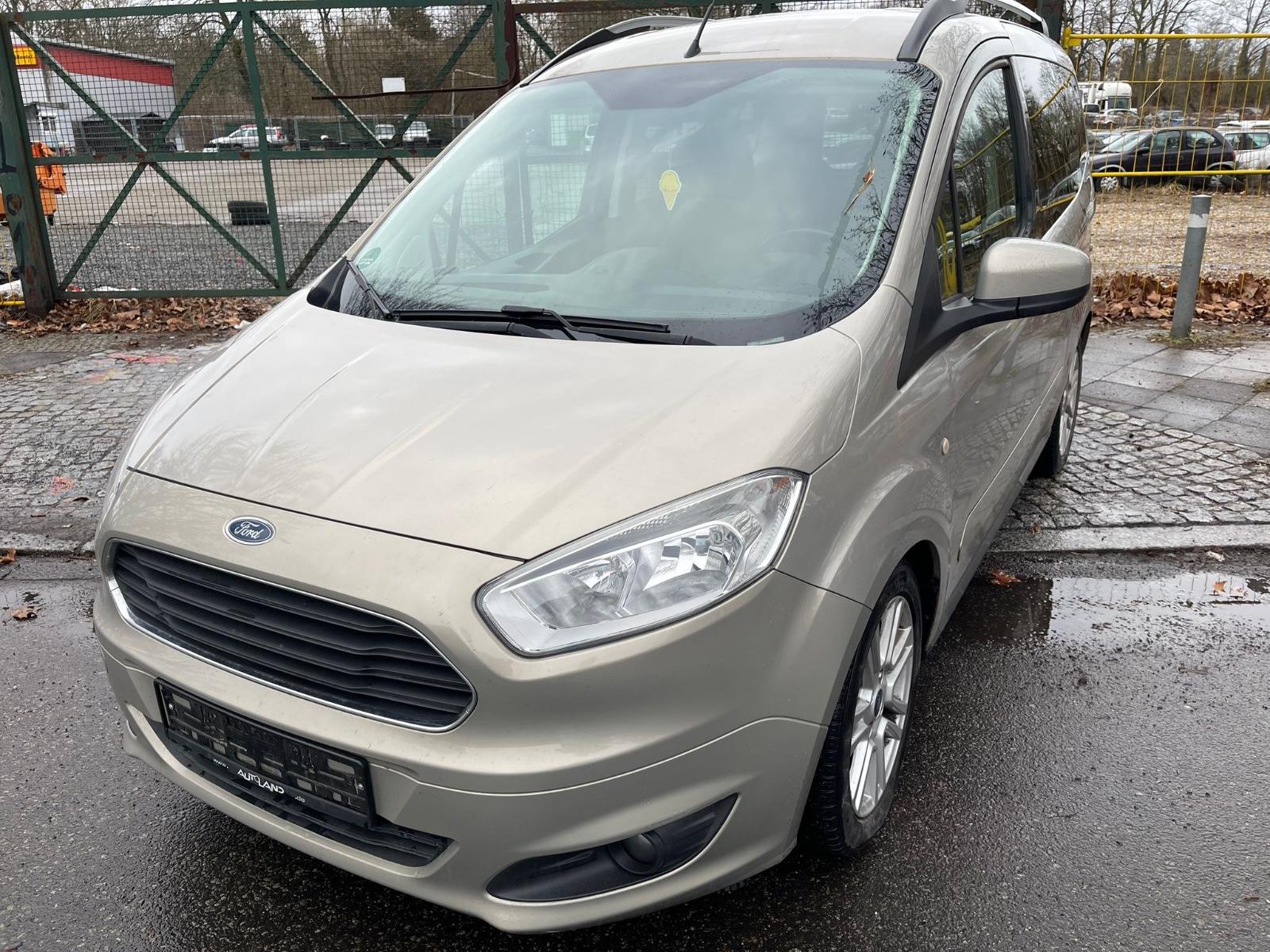 Ford Tourneo Courier Titanium